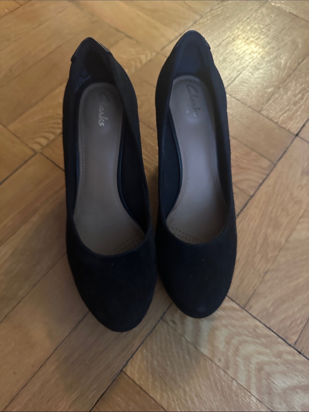 Clarks Black Low Heel Rounded Toe Pumps